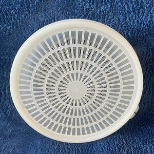 Tupperware Fruit & Berry Herb Strainer Colander Bowl & Lid White Clear 7 1/2”